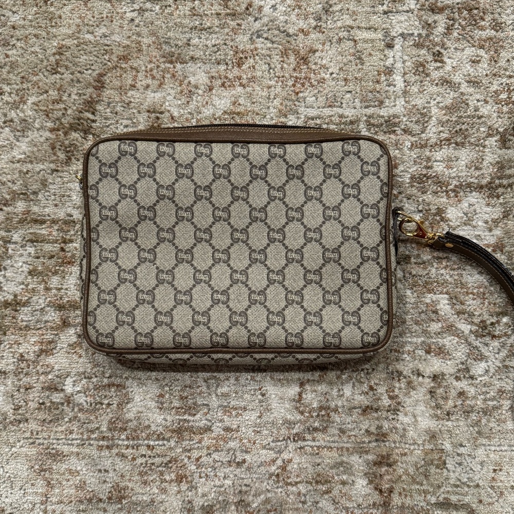 Gucci Clutch With Authenticity Card - Picture 6 of 7